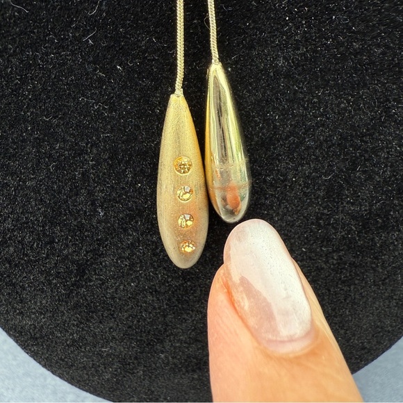 Trifari Gold Necklace and Earrings Set - Picture 6 of 16